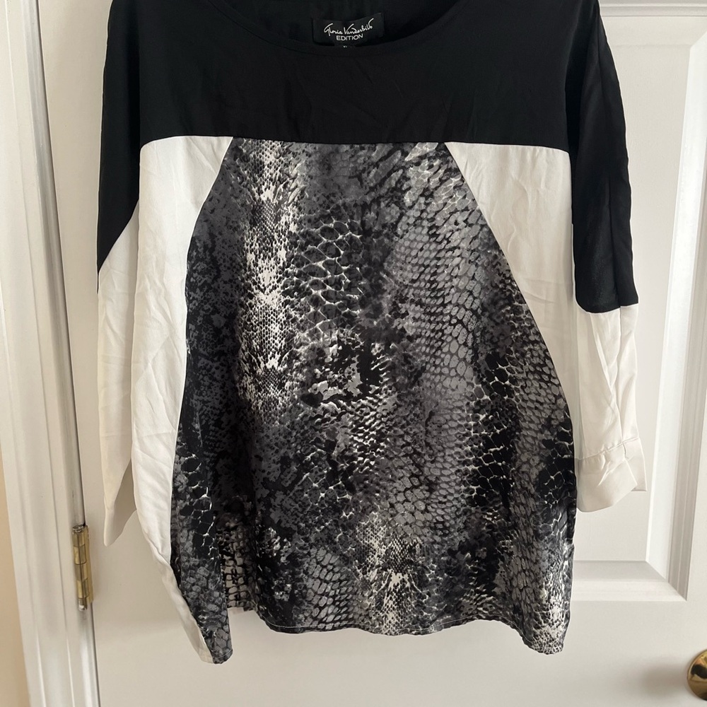 Gloria Vanderbilt Monochrome Snake Print Blouse